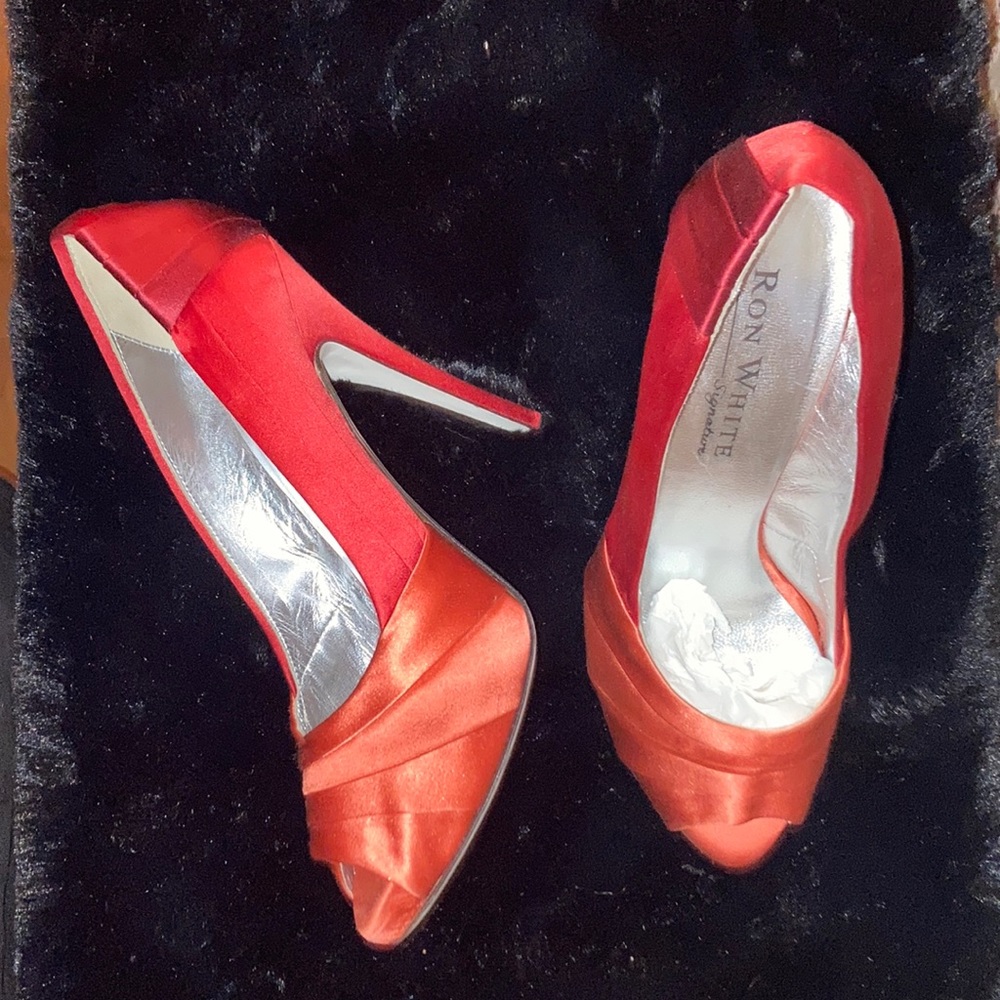Orange Satin 6” heels 👠 made in Italy
